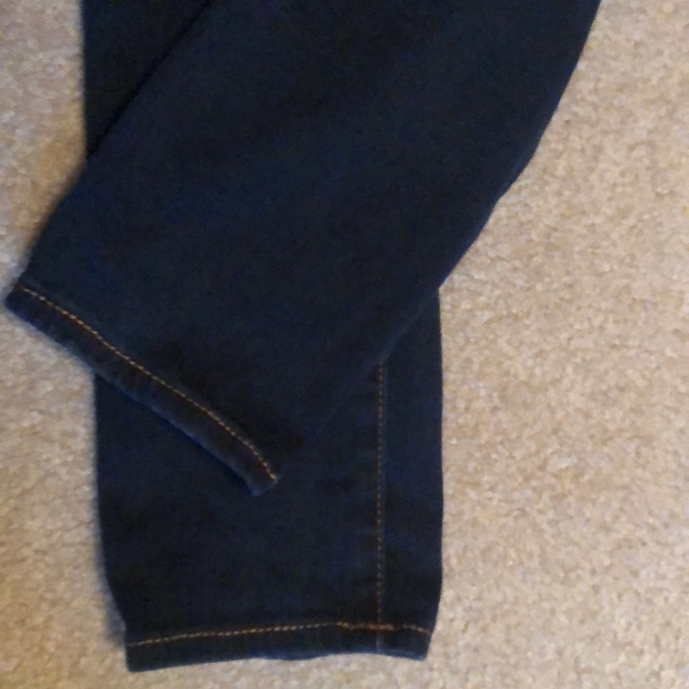 Too small! - Picture 4 of 4